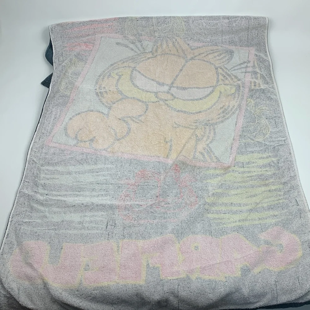 Vintage 1978 Garfield Bath Beach Towel Large Garfield graphic 100% Cotton Retro